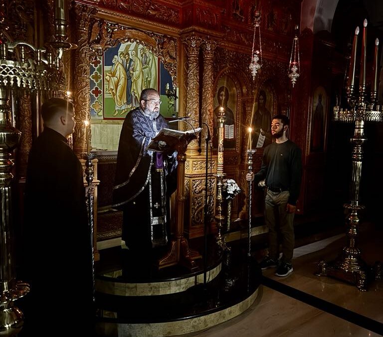 Ο Όρθρος της Μεγάλης Παρασκευής στην Παναγία Καμαριανή από τον Πανοσιολογιώτατον Αρχιμανδρίτην π.Δημήτριο Πολιτάκη, Ιεροκήρυκα της Ι.Α.Κ. 17-04-2025